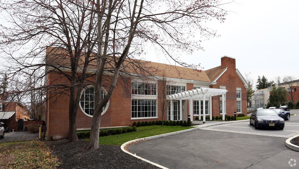 More Photos Of 123 Chester Ave, Moorestown Office For Sale