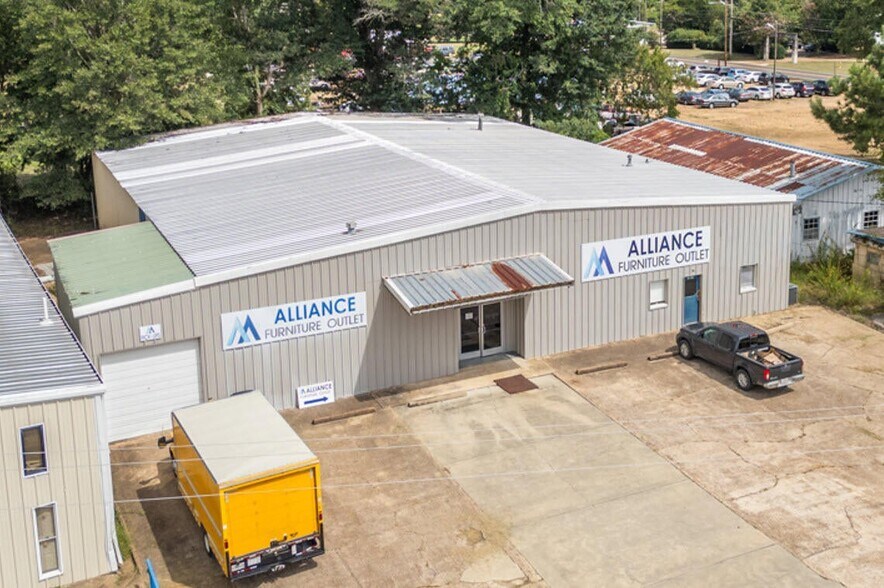 Primary Photo Of 208 Conway Dr, Columbus Showroom For Sale