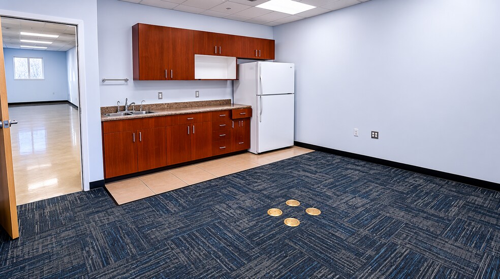 More Photos Of 1020 New River Pky, Fallon Medical For Lease