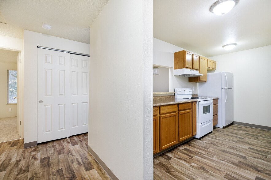 More Photos Of 11349 SW Greenburg Rd, Portland Apartments For Sale