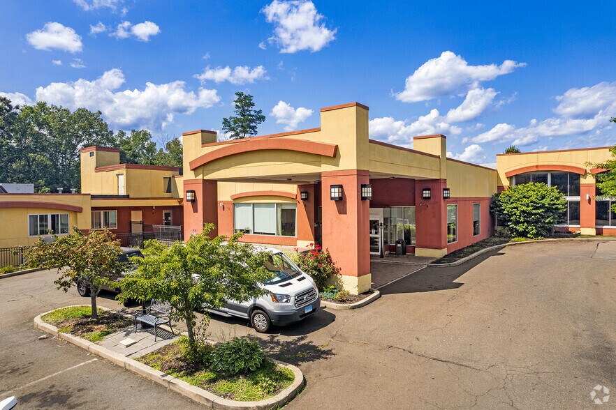 Primary Photo Of 2260 Whitney Ave, Hamden Hotel For Sale