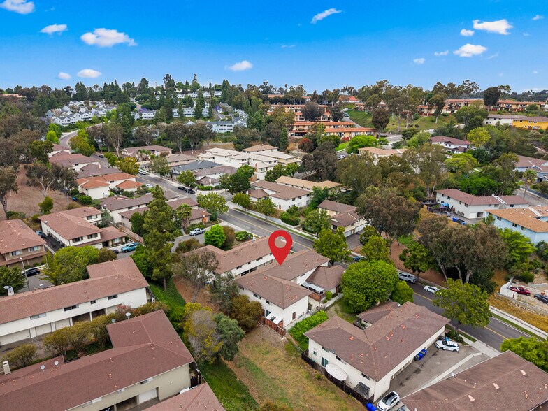 More Photos Of 2139 Via Esmarca, Oceanside Apartments For Sale