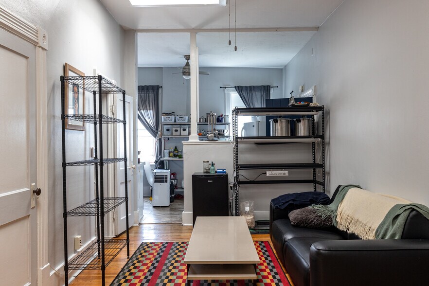 More Photos Of 578 N Main St, Oshkosh Storefront Retail Residential For Sale