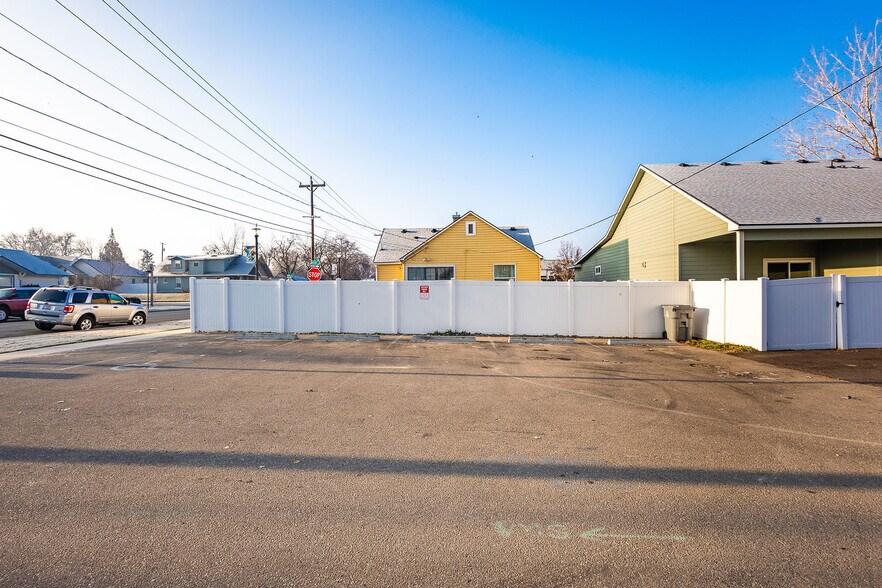 More Photos Of 1123 Blaine St, Caldwell Office For Sale