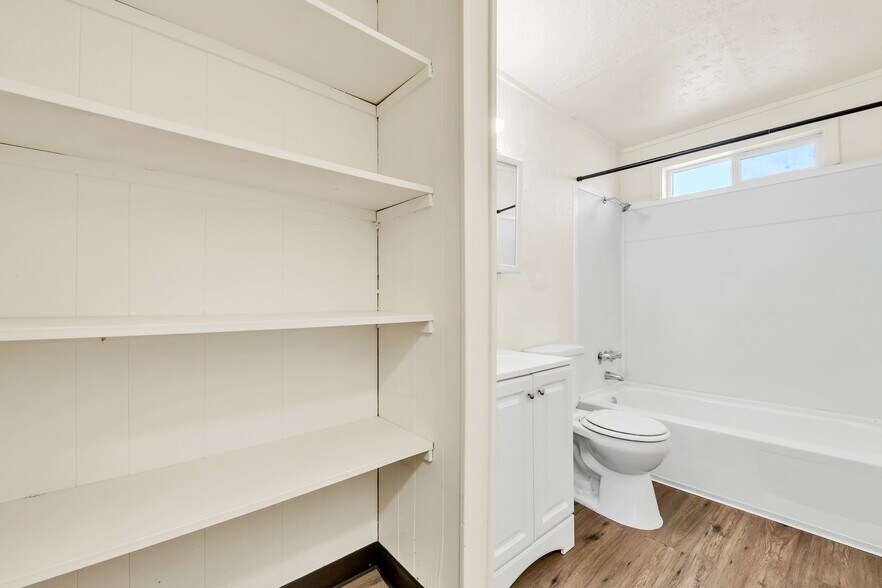 More Photos Of 2520 Hyacinth St NE, Salem Apartments For Sale