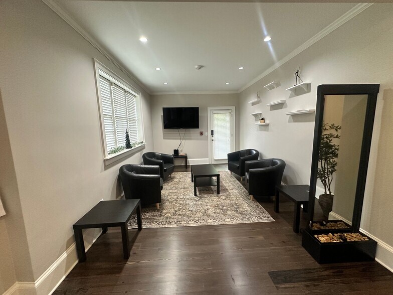 More Photos Of 5920 Odell St, Cumming Office For Sale