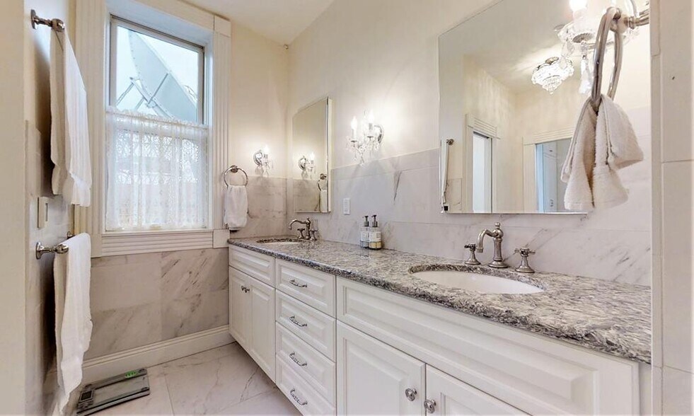 More Photos Of 29 E Market St, Corning Office Residential For Lease