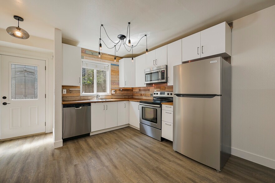 More Photos Of 7831 SW 34th Ave, Portland Apartments For Sale