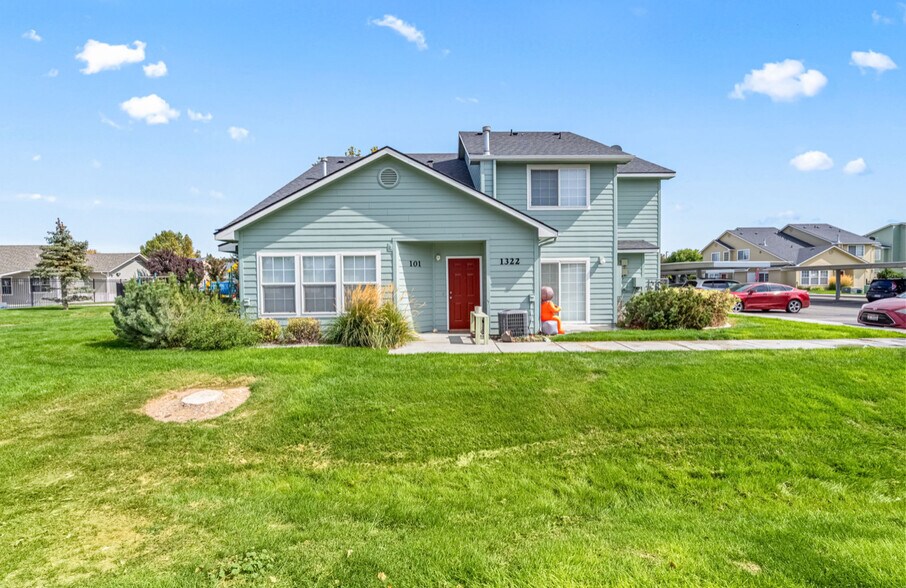 More Photos Of 1322 N Wildwood Way, Boise Apartments For Sale