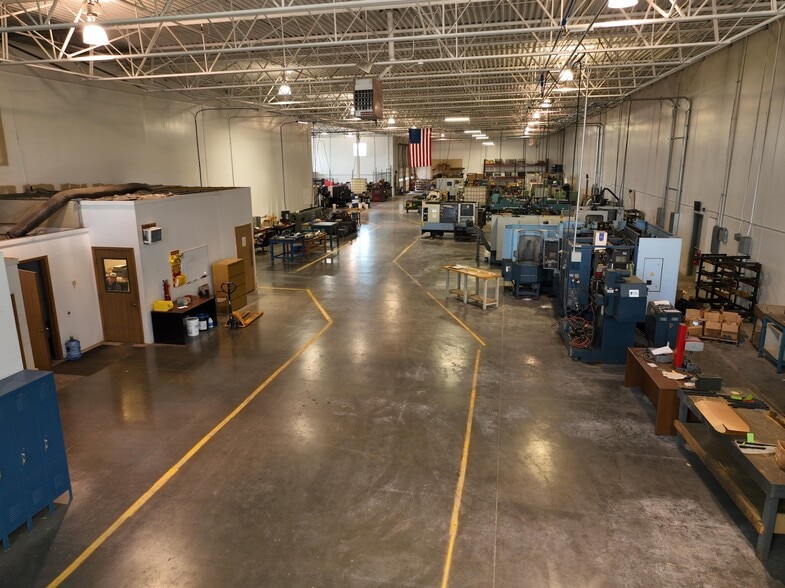 More Photos Of 2600 Kimco Ct, Lincoln Warehouse For Lease