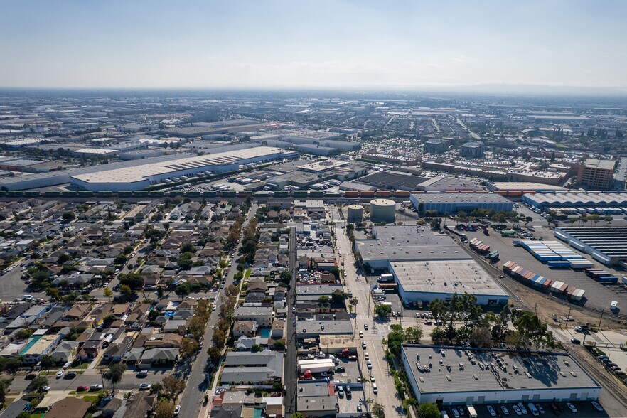 More Photos Of 1412 S Gerhart Ave, Commerce Warehouse For Sale