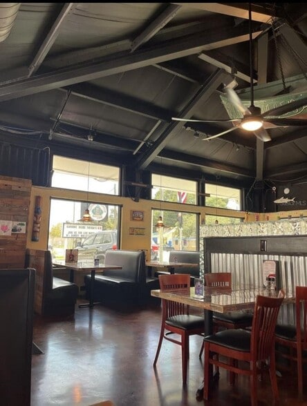 More Photos Of 606 N Pinellas Ave, Tarpon Springs Restaurant For Sale