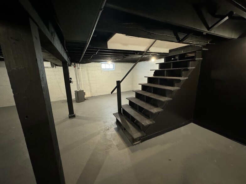 More Photos Of 2 Oakway Rd, Timonium Office For Lease