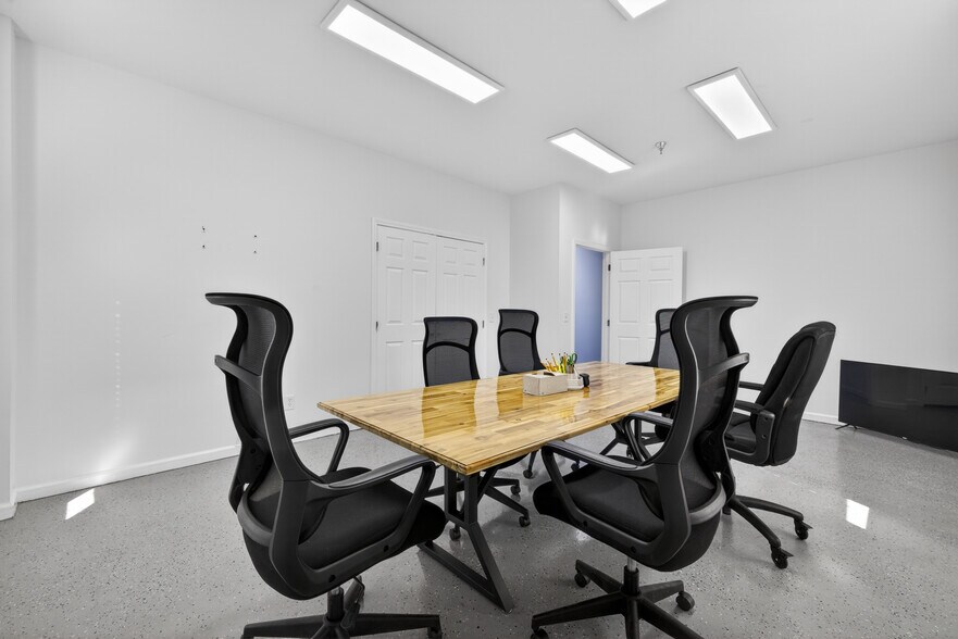 More Photos Of 1250 Warehouse Row W, Fort Payne Industrial For Sale