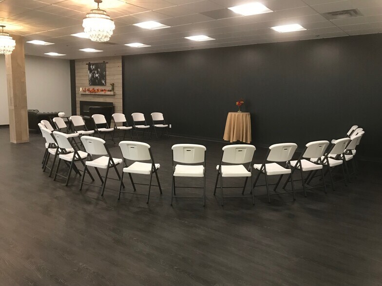 More Photos Of 10488 W Centennial Rd, Littleton Warehouse For Lease