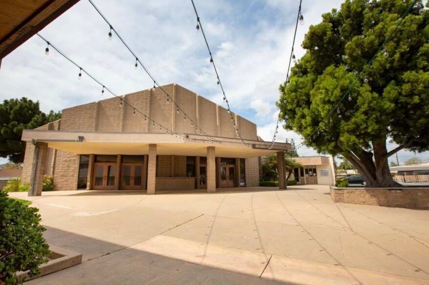 More Photos Of 1500 E 17th St, Santa Ana Religious Facility For Lease