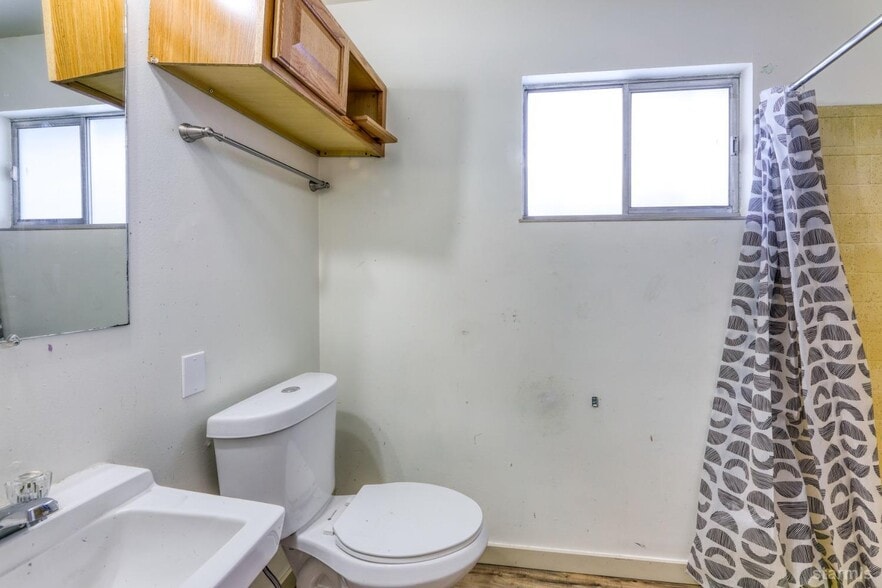 More Photos Of 3816 Pioneer Trl, South Lake Tahoe Office For Sale