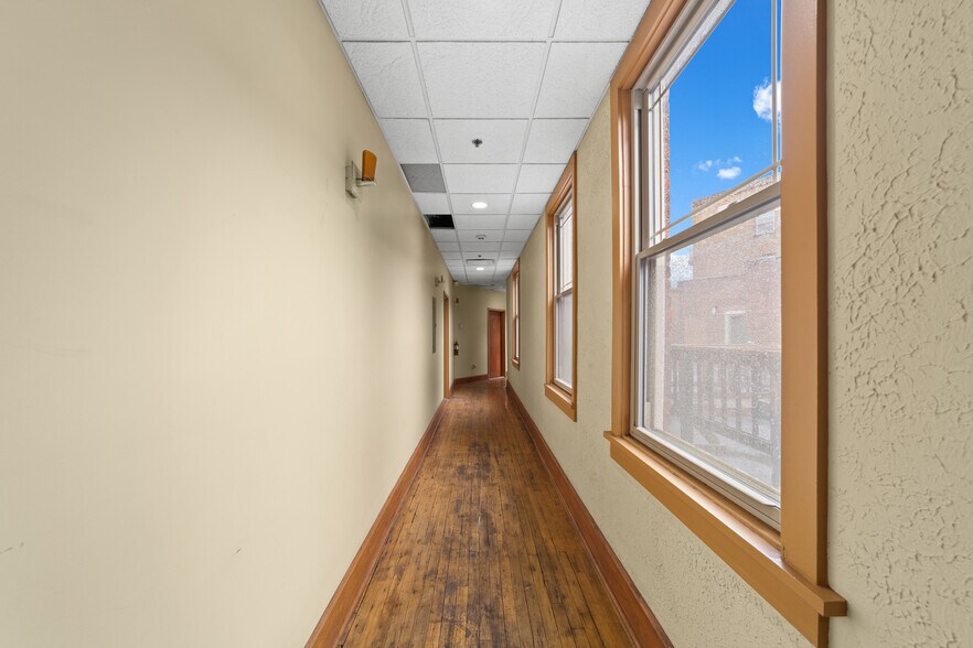 More Photos Of 2800-2806 Mayfield Rd, Cleveland Heights Storefront Retail Office For Sale