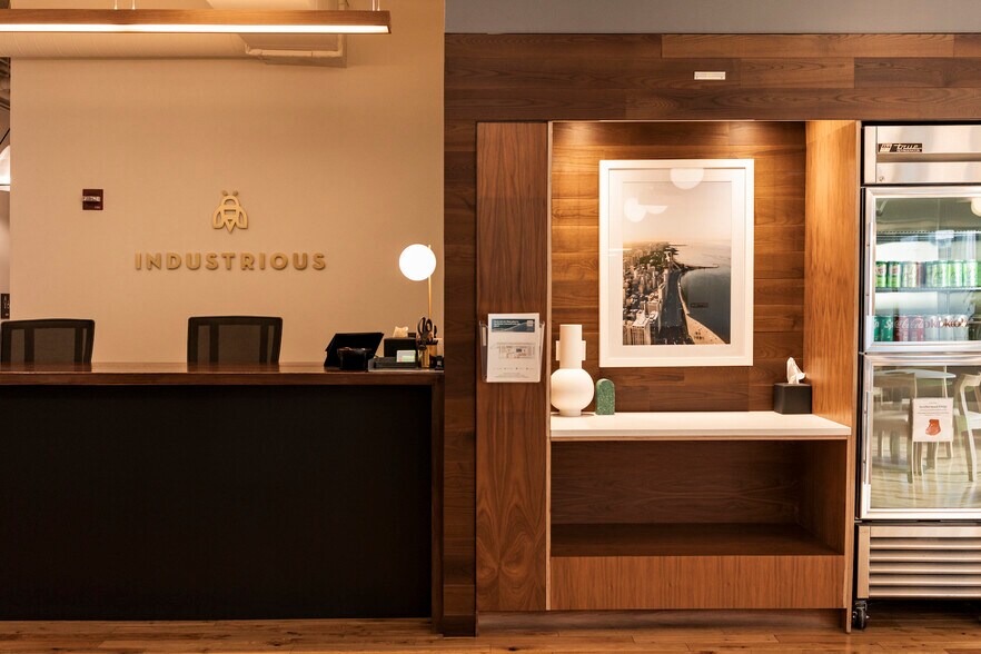 More Photos Of 111 W Illinois St, Chicago Office For Lease