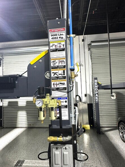 More Photos Of 581 105th Ave N, West Palm Beach Light Distribution For Lease