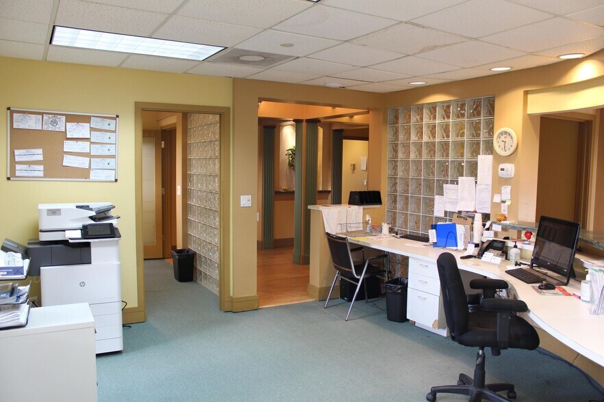 More Photos Of 3355 Burns Rd, Palm Beach Gardens Medical For Lease