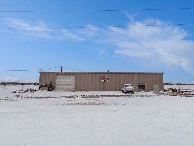 Primary Photo Of 10980 NE Hubbell Rd, Maxwell Industrial For Sale