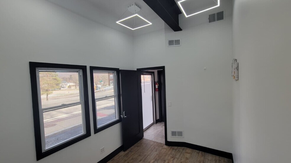 More Photos Of 283 NY-32 Rt, Central Valley Office For Lease