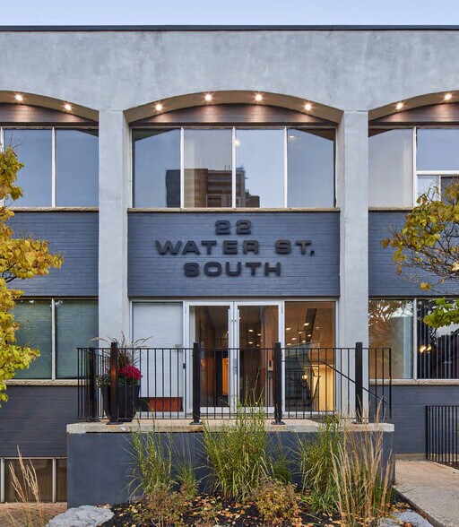 More Photos Of 22 Water St S, Kitchener Office For Lease
