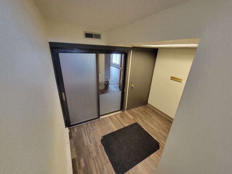 More Photos Of 215 N 3rd St, Bismarck Office Residential For Lease