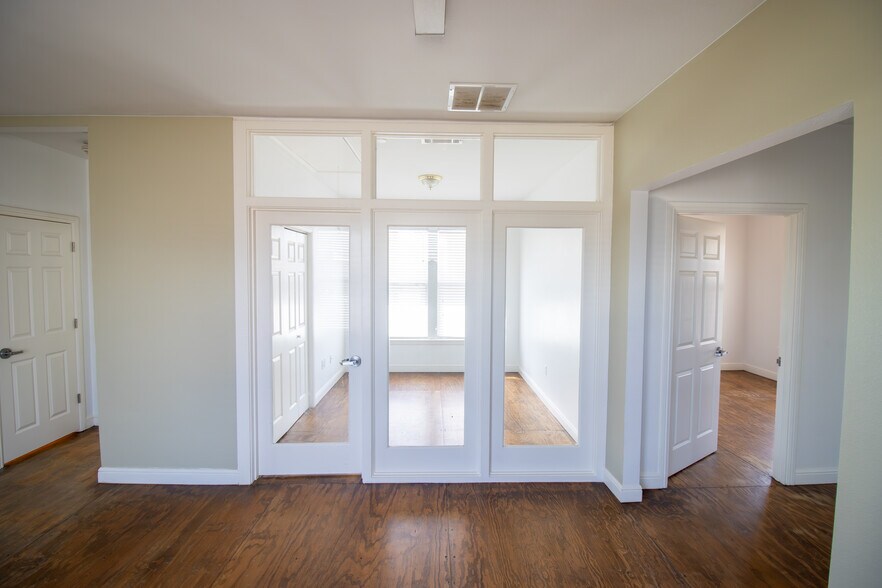 More Photos Of 2618 Bomar Ave, Dallas Land For Lease