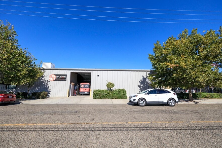 More Photos Of 213 C St, Turlock Warehouse For Sale