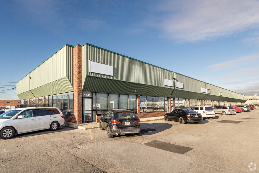Primary Photo Of 4201-4331 Rue Garand, Montréal Warehouse For Lease