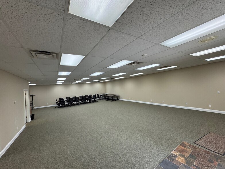 More Photos Of 2160 S 6th St, Springfield Industrial For Sale