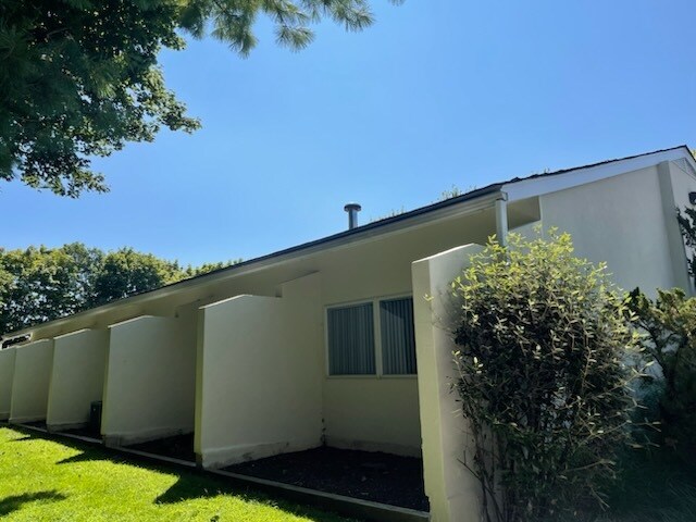 More Photos Of 446 Edwards Ave, Calverton Flex For Lease