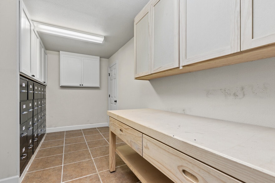 More Photos Of 2602 Grand Ave, Everett Office For Sale