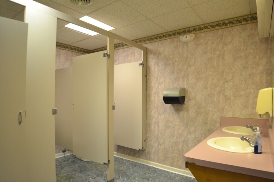 More Photos Of 1312 C St, Waynesboro Religious Facility For Sale