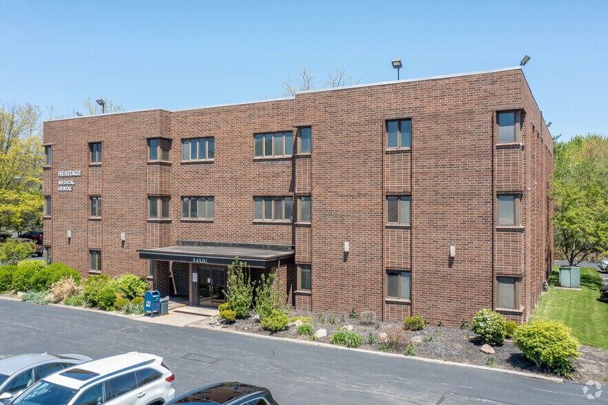 More Photos Of 34501 Aurora Rd, Solon Medical For Lease