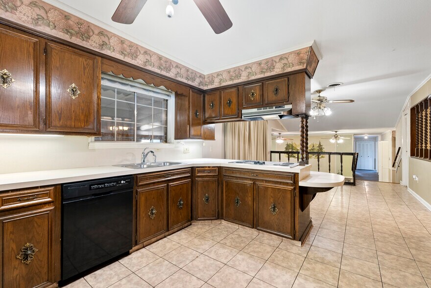 More Photos Of 30 Broadview St, Greenbrier Office For Sale