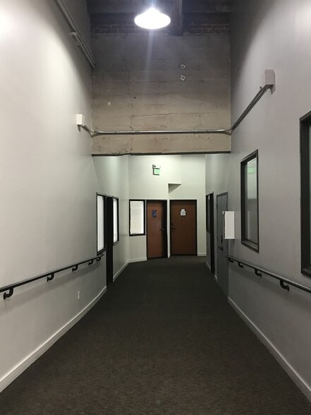 More Photos Of 300 S Raymond Ave, Pasadena Loft Creative Space For Lease