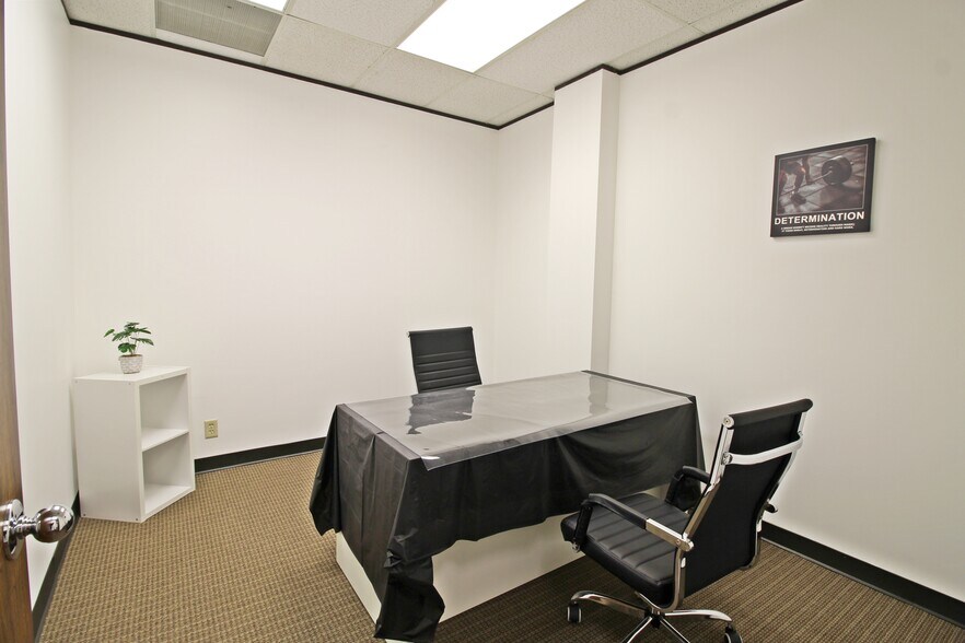 More Photos Of 11767 Katy Fwy, Houston Office For Lease