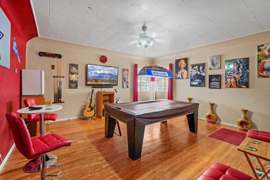 More Photos Of 10108 Socorro Dr, El Paso General Retail For Sale