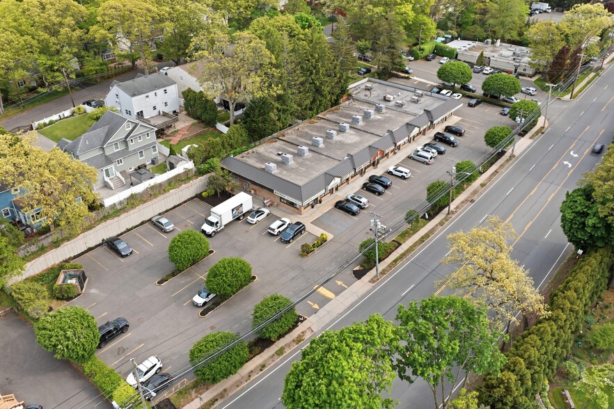 More Photos Of 444 W Jericho Tpke, Huntington Storefront Retail Office For Sale