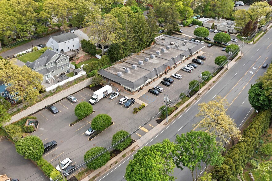 More Photos Of 444 W Jericho Tpke, Huntington Storefront Retail Office For Sale