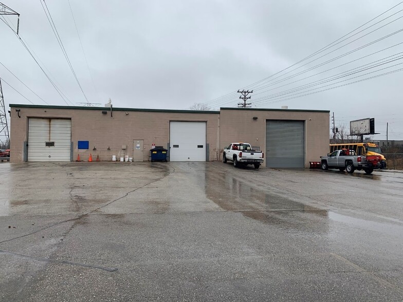 More Photos Of 6242 N 64th St, Milwaukee Truck Terminal For Lease