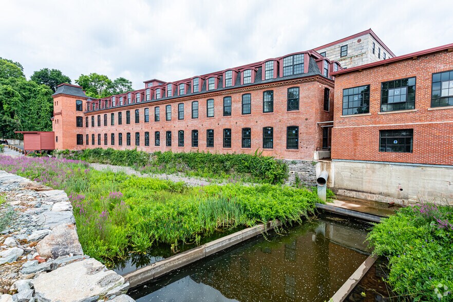 More Photos Of 58 Pomfret St, Putnam Apartments For Lease