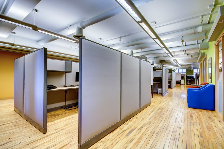 More Photos Of 75 Prom Du Portage, Gatineau Storefront Retail Office For Sale