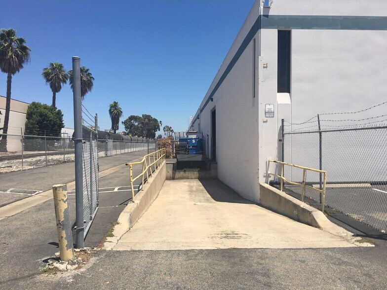 More Photos Of 7311-7341 Anaconda Ave, Garden Grove Warehouse For Lease