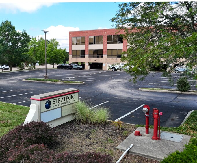 More Photos Of 4755 Lake Forest Dr, Blue Ash Office For Lease