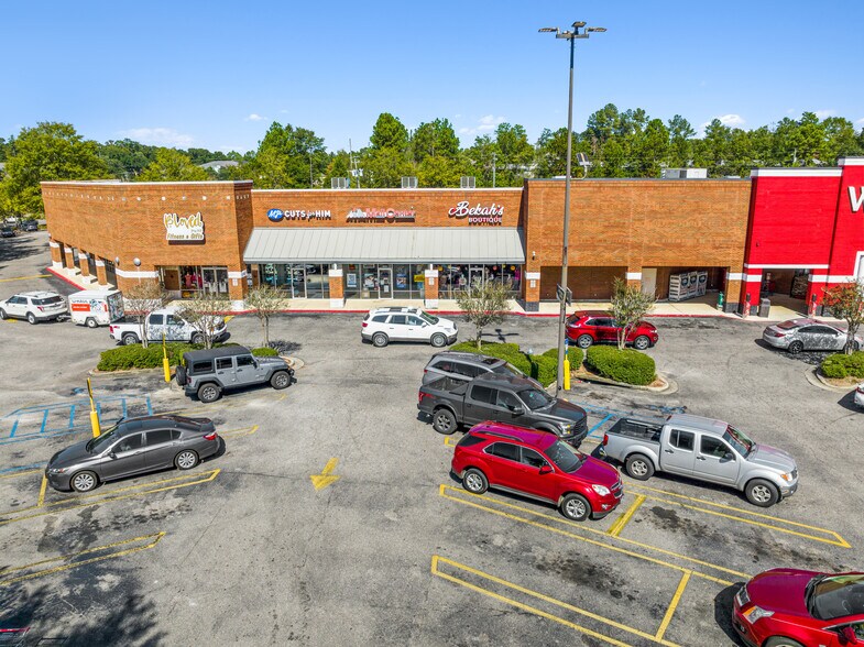 More Photos Of 6300 Grelot Rd, Mobile Storefront For Lease