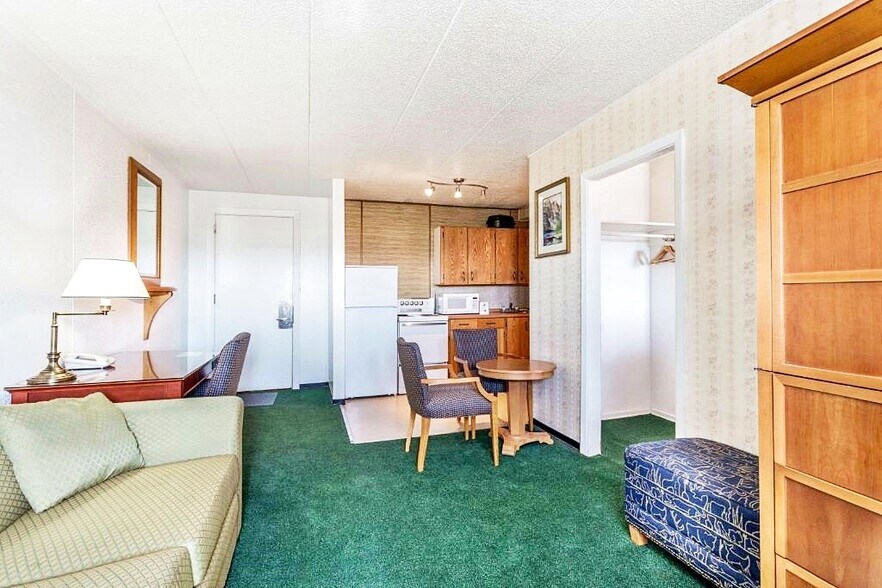 More Photos Of 45 Service Rd N, Moose Jaw Hotel For Sale